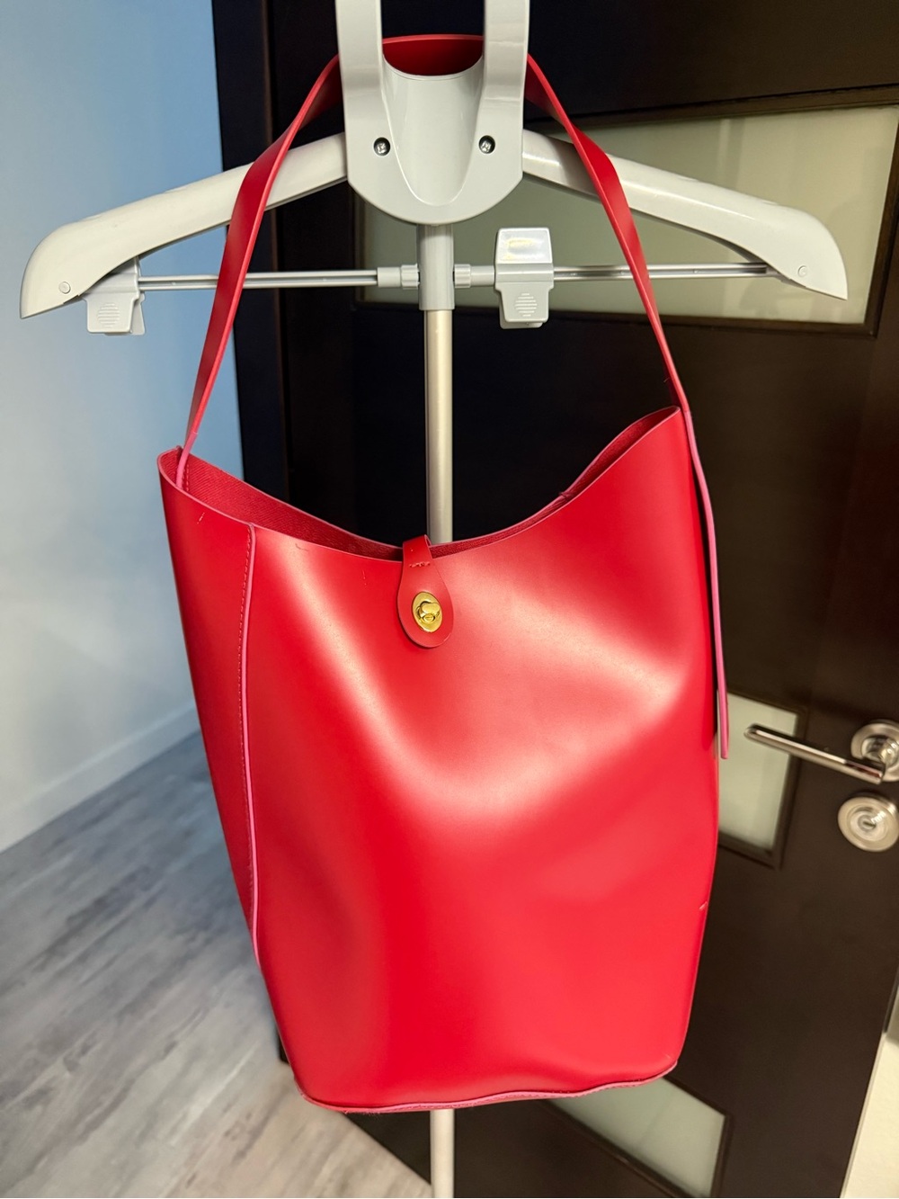 Elizabeth Arden Red Hobo Bag